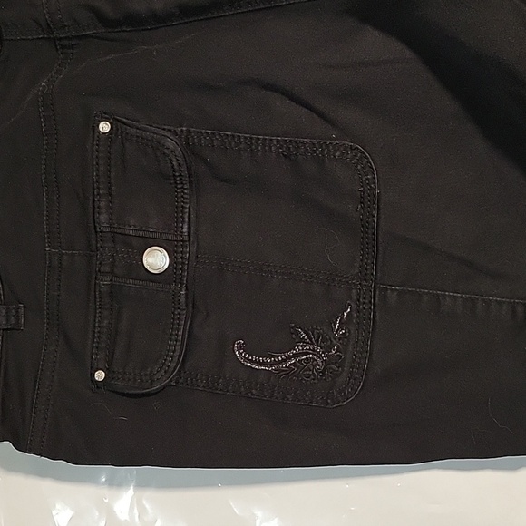 WHBM Capri Pants Embellished Cargo Pockets Black Size 12W - Picture 6 of 9